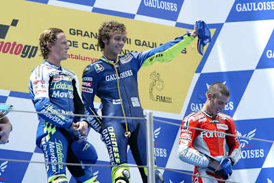 2004: Valentino Rossi rang Sete Gibernau nieder