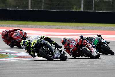 Im Rennen: Rossi vor Dovizioso, Morbidelli und Petrucci