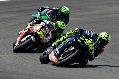 Im Rennen: Rossi (46) vor Crutchlow und Schüler Morbidelli