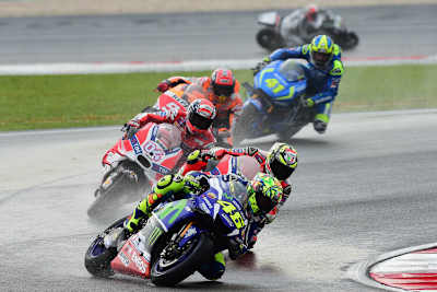 Das MotoGP-Rennen in Sepang 2016: Rossi vor Iannone, Dovizioso, Márquez und Aleix Espargaró