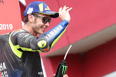 Valentino Rossi jubelt über Platz 2