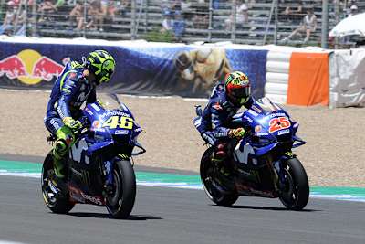Valentino Rossi und Maverick Viñales nach dem Jerez-Quali