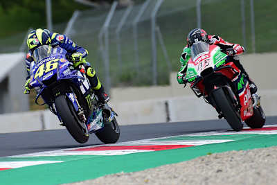 Valentino Rossi vor Scott Redding