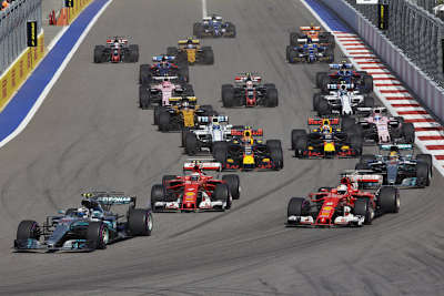 Sotschi 2017: Sebastian Vettel konnte die Pole nicht nutzen, Valtteri Bottas führt