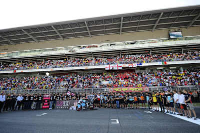 Die MotoGP-Familie versammelte sich auf dem Startplatz