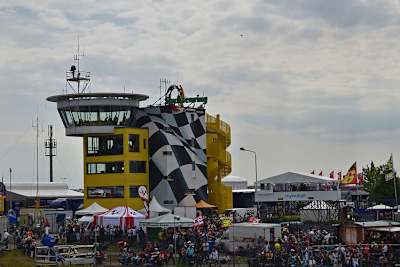 Freistaat Sachsen – Werbung auf dem Start-Ziel-Turm