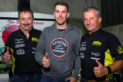 Josef Sattler, Superbike-WM-Pilot Markus Reiterberger und Uwe Neubert (v.l.)