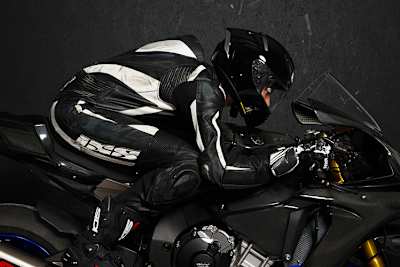 Dominic Schmitter: 2019 auf Yamaha und in iXS-Leder