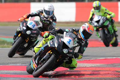 Mit der Nummer 1 auf der Weber Kawasaki