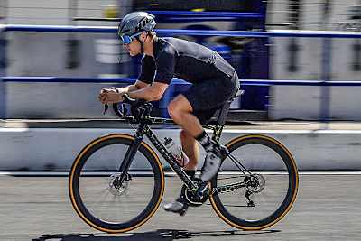 Marcel Schrötter: Mit dem Rennrad kann er jederzeit jede Piste erkunden 