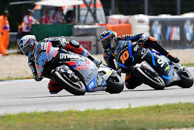 Marcel Schrötter kämpfte anfangs mit Luca Marini um Platz 3