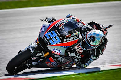 Marcel Schrötter steht vor einem Rätsel