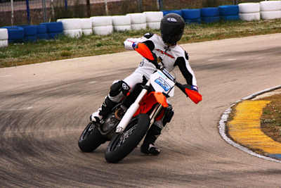 Marcel Schrötter beim Supermoto-Training