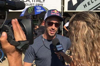 Andrea Dovizioso im Interview mit MXGP-Reporterin Lisa Leyland