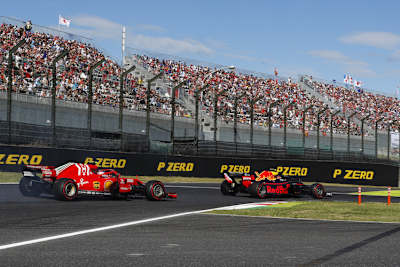 Da war die Welt noch in Ordnung: Sebastian Vettel lauert hinter Max Verstappen auf seine Chance