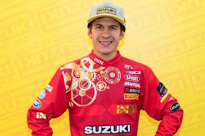 Die Zahnräder sollen das Schweizer Uhrwerk darstellen 