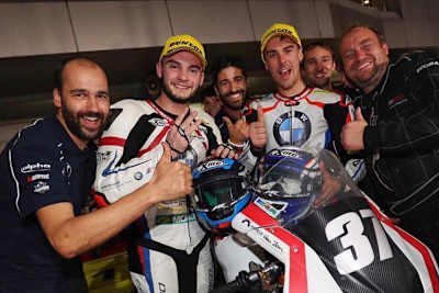 Ilya Mikhalchik mit Markus Reiterberger (Mitte)