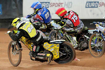 Martin Smolinski (84) gegen Chris Holder (23) und Troy Batchelor