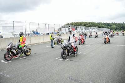 Start der Pro Thunder AllStars auf dem Schleizer Dreieck