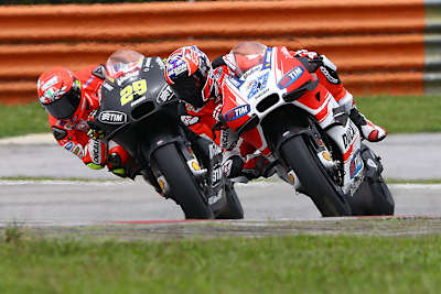 Sepang: Casey Stoner war mit der GP15 schneller als Andrea Iannone auf der Desmosedici für 2016