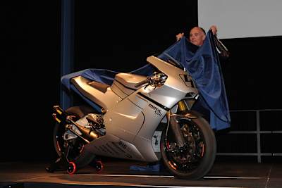 Eskil Suter bei der Enthüllung der Suter MMX 500 Ende September in Dübendorf/CH