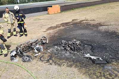 Unter dem Brandopfer ist deutlich ein tiefes Loch zu sehen