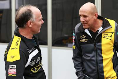 Eskil Suter mit Tom-Lüthi-Manager Dani Epp