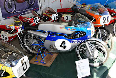 Die Zweizylinder-Suzuki mit 50 ccm