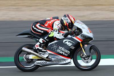 Tatsuki Suzuki auf der CIP-Mahindra in England