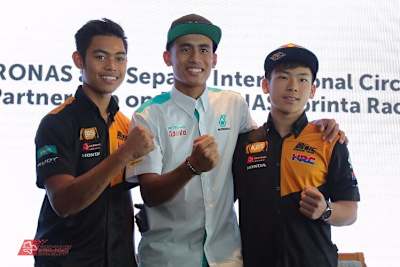 Hafizh Syahrin mit den Moto3-Piloten Norrodin und Sasaki