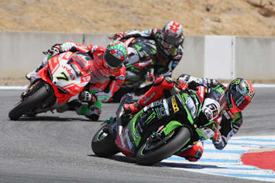 Dasselbe Bild wie in Rennen 1: Tom Sykes, Chaz Davies und Jonathan Rea (v.l.)