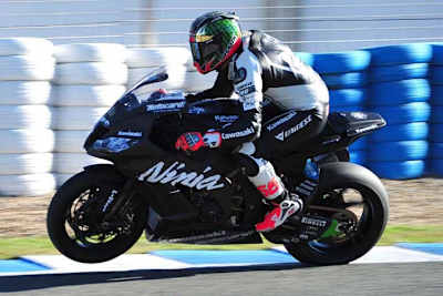 Tom Sykes lässt seine Kawasaki fliegen