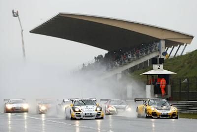 Start zum Samstagsrennen in Zandvoort bei bestem Wetter