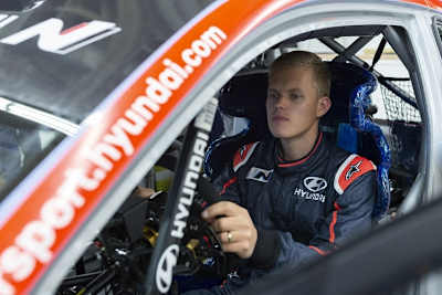 Ott Tänak sitzt als Titelverteidiger im Hyundai i20