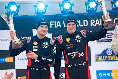 Die Schweden-Zweiten Martin Järoja und Ott Täank