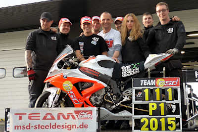 Das Team msd-steeldesign beim Rennen in Most