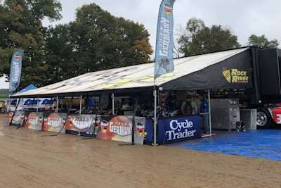 Der Truck des DMSB-Teams hat in RedBud Stellung bezogen