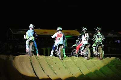 Die Mannschaft von Kawasaki beim SMX