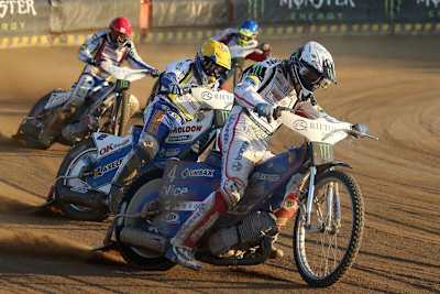 Tomasz Gollob (vorne) hat 317 Läufe im Grand Prix gewonnen!