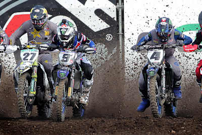 Die schweizer MXGP-Piloten jeremy Seewer (#91) und Arnaud Tonus (#4) am Start