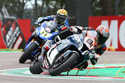 Ein Sinnbild: Jordi Torres vor Sandro Cortese