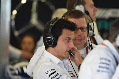 Mercedes-Motorsportdirektor Toto Wolff ist sauer auf Ferrari