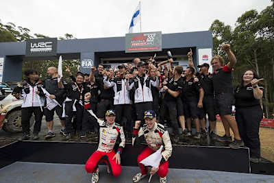 Das Toyota-Team freut sich über den Titel