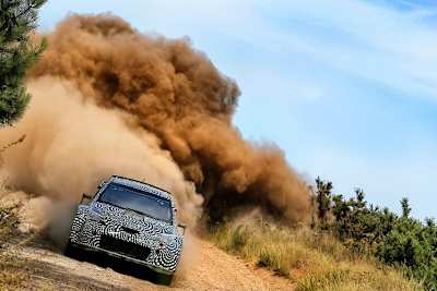 Der Toyota Yaris WRC beim Schottertest