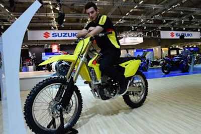 Dennis Ullrich auf seinem neuen Arbeitsgerät