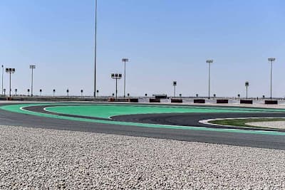 So sah der Turn 6 am Rennwochenende (gegen die Fahrtrichtung) aus: Der Umweg ist klar gekennzeichnet