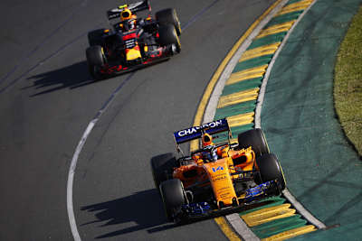 Fernando Alonso und Max Verstappen