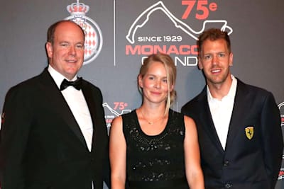 Fürst Albert von Monaco mit Hanna und Sebastian Vettel