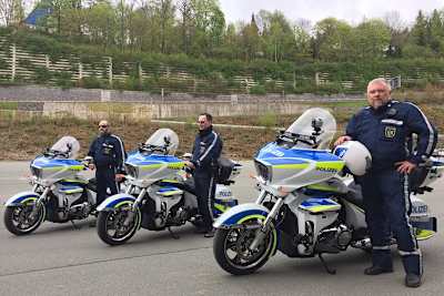 Die Polizei von Chemnitz fährt nicht (nur) BMW, sondern (auch) Victory
