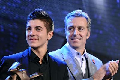 Maverick Viñales mit Tech3-Boss Hervé Poncharal